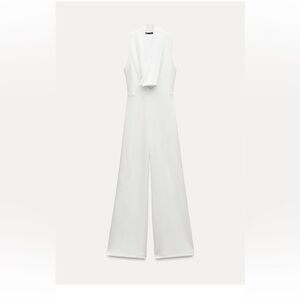 Flowy neckline crepe jumpsuit